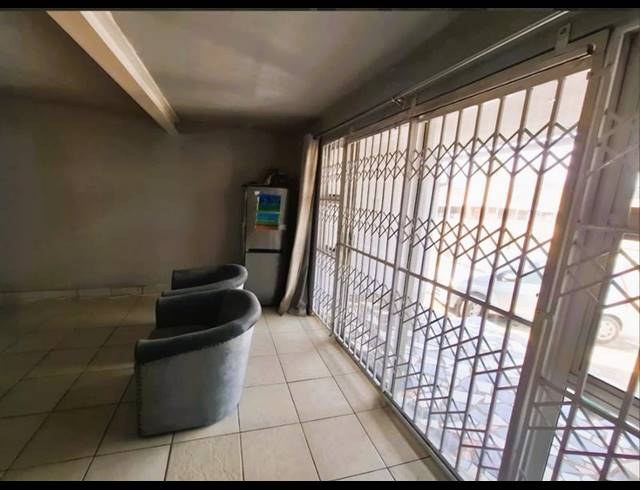 2 BEDROOM HOUSE FOR SALE IN STANMORE